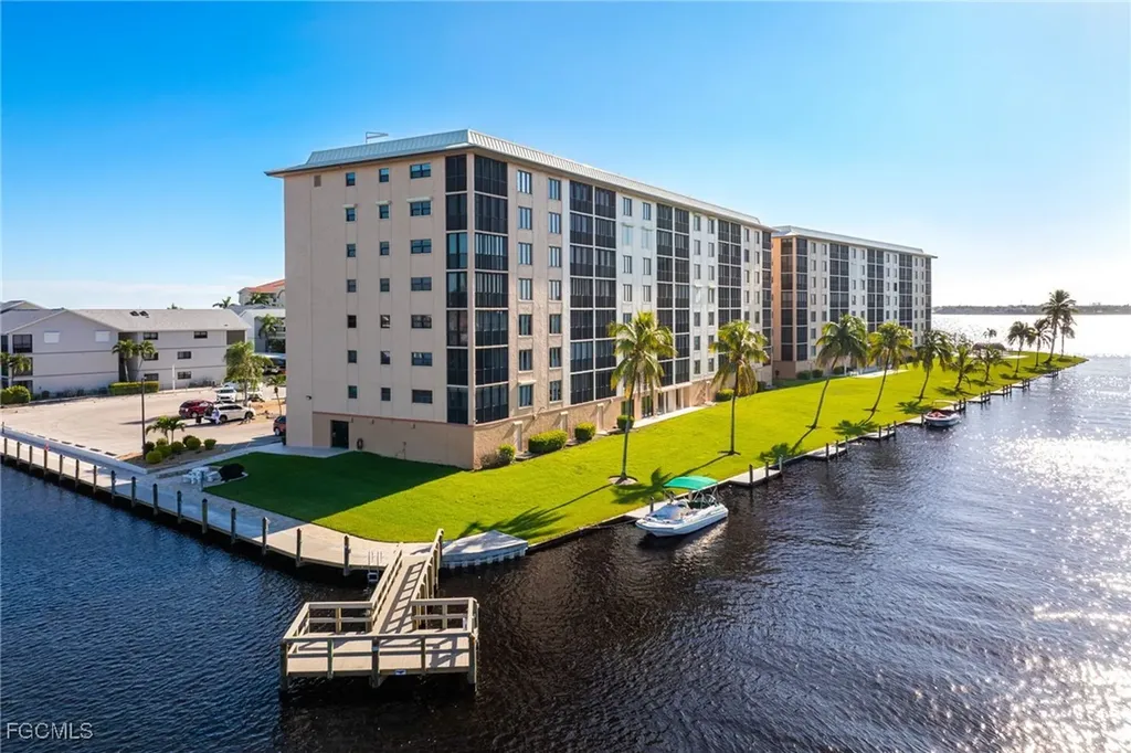 4280 SE 20th Place Cape Coral FL 33904