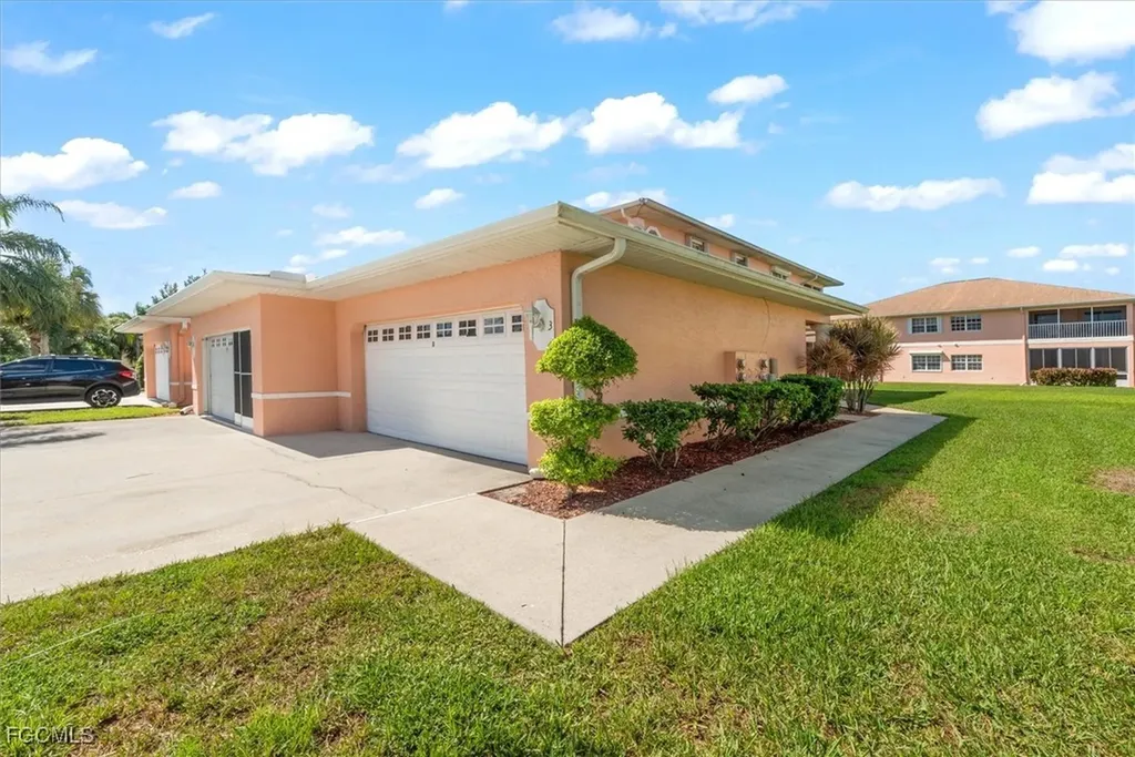 20068 Lake Vista Circle N Lehigh Acres FL 33936