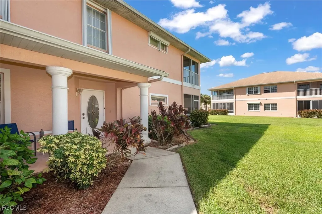 20068 Lake Vista Circle N Lehigh Acres FL 33936