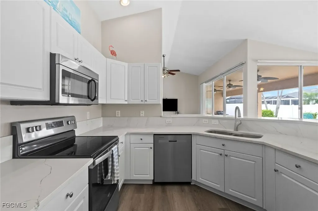 2734 SW 28th Avenue Cape Coral FL 33914