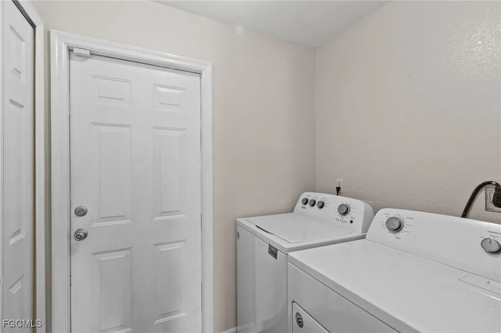 2734 SW 28th Avenue Cape Coral FL 33914