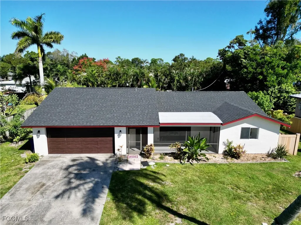 2461 Woodland Circle Fort Myers FL 33907