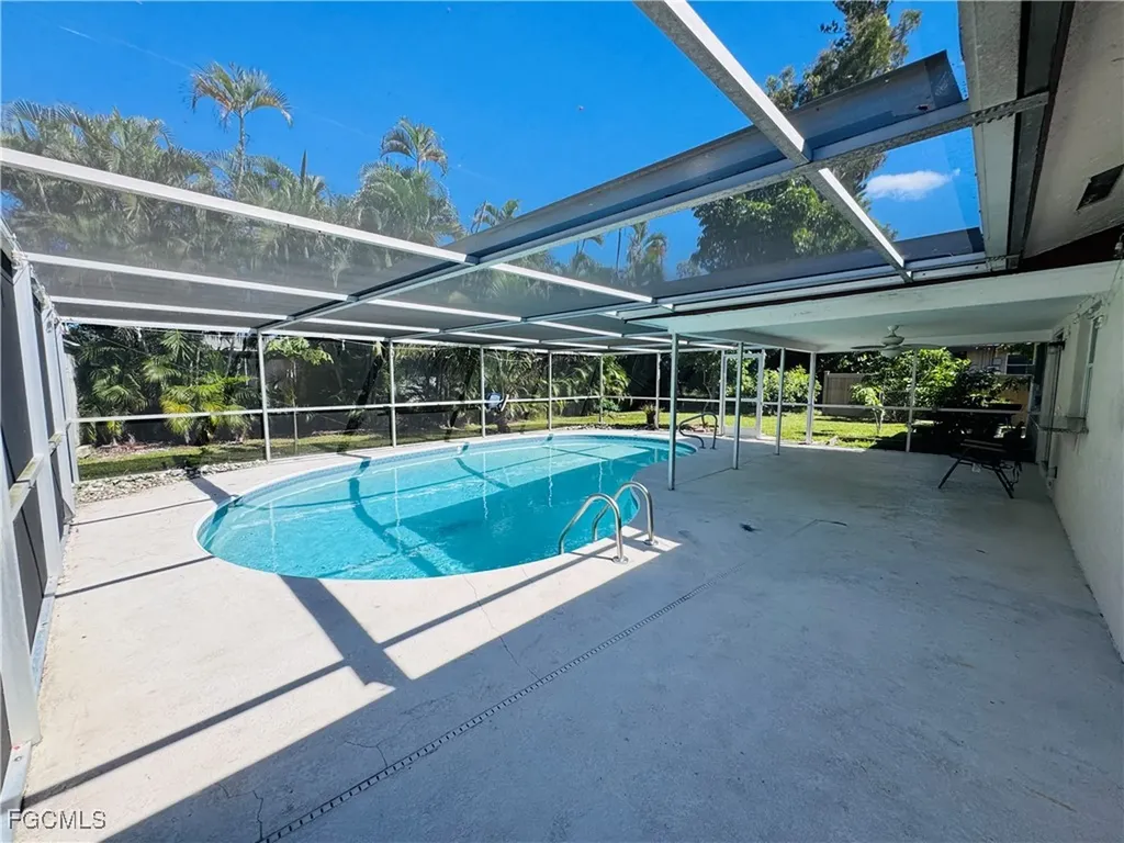 2461 Woodland Circle Fort Myers FL 33907