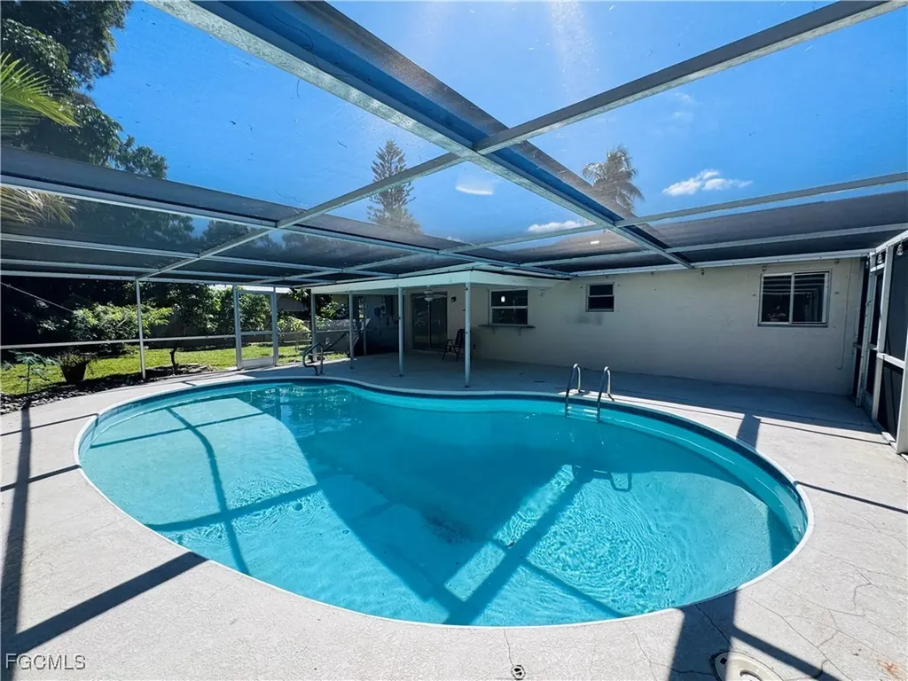 2461 Woodland Circle Fort Myers FL 33907