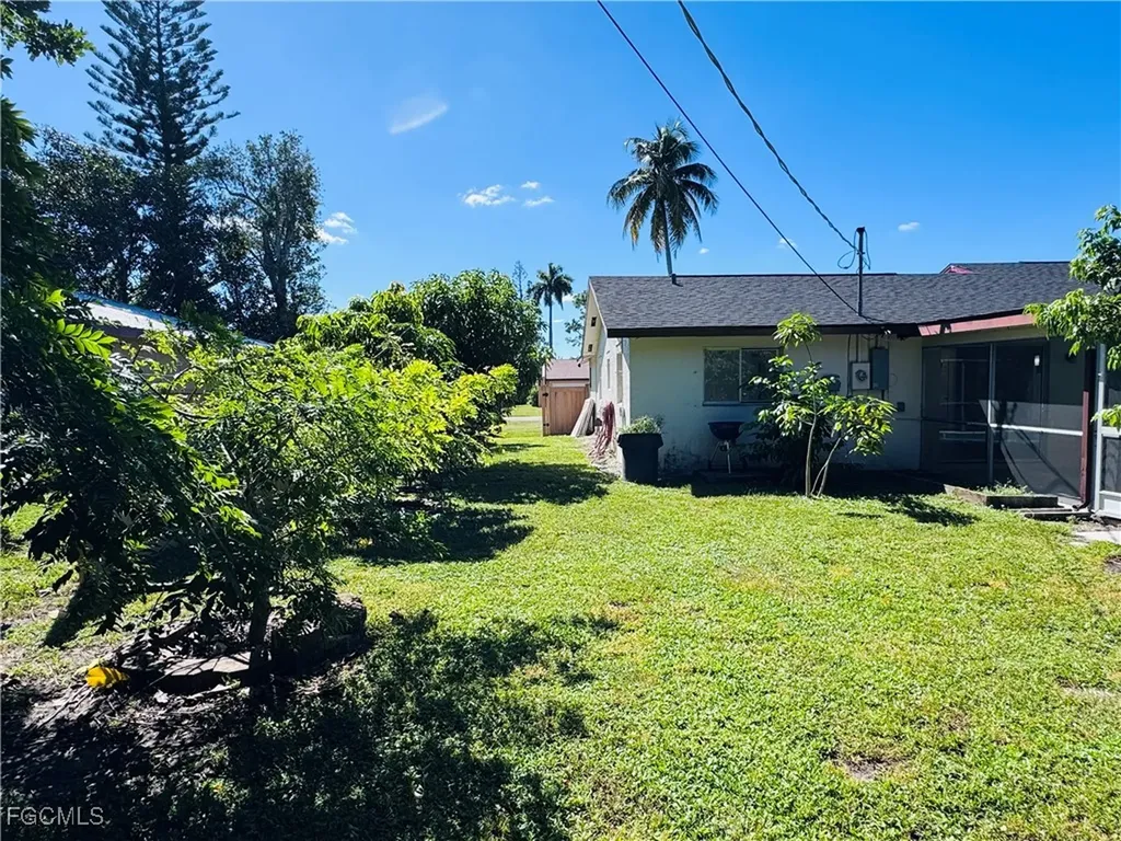 2461 Woodland Circle Fort Myers FL 33907