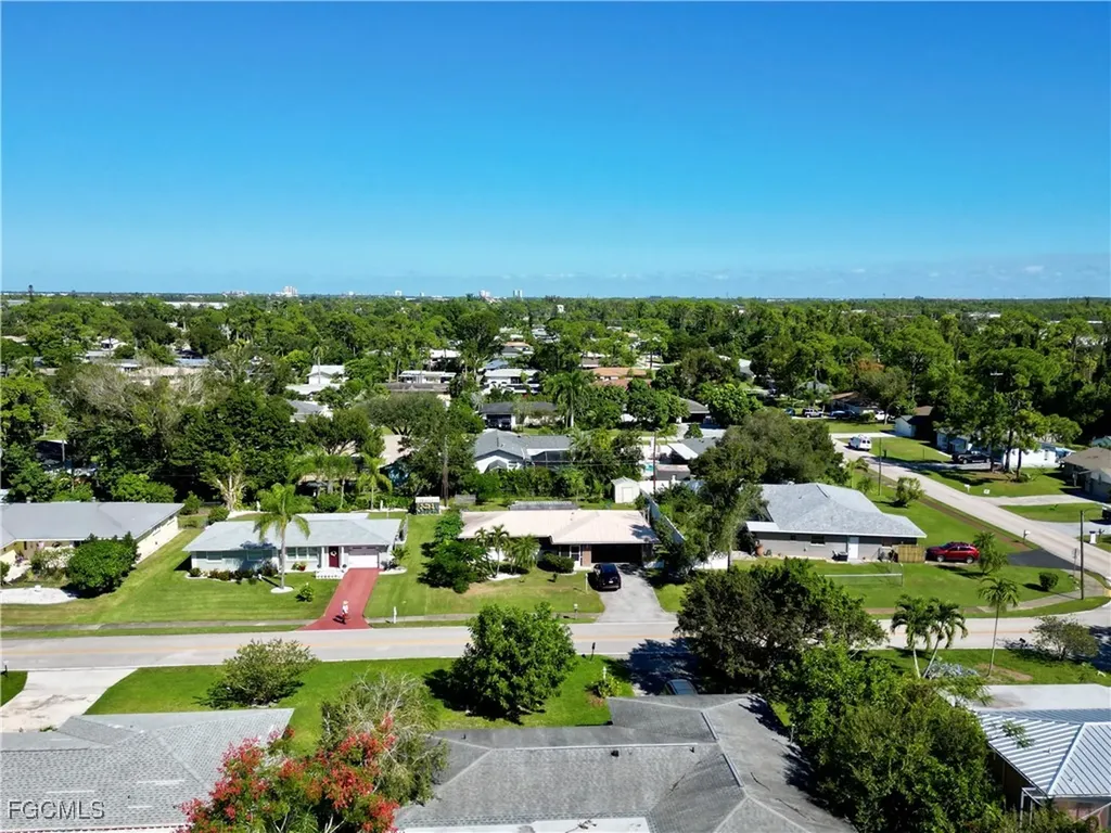 2461 Woodland Circle Fort Myers FL 33907