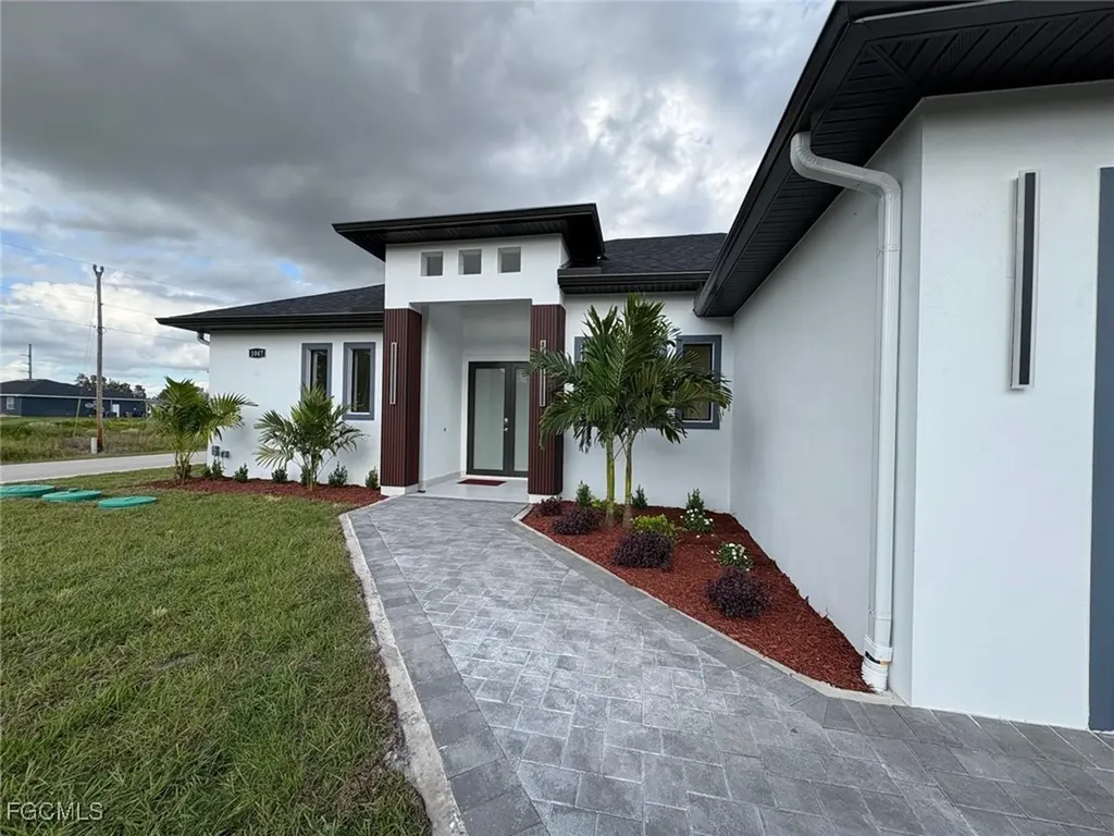 1047 Norton Avenue S Lehigh Acres FL 33974