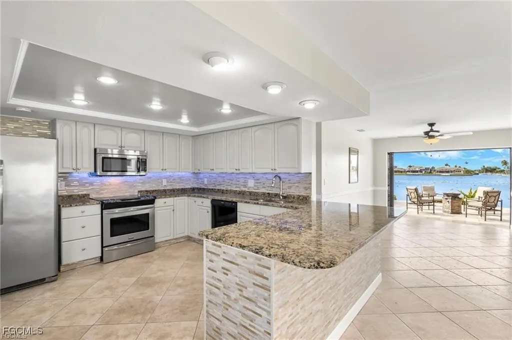 3518 Pelican Boulevard Cape Coral FL 33914