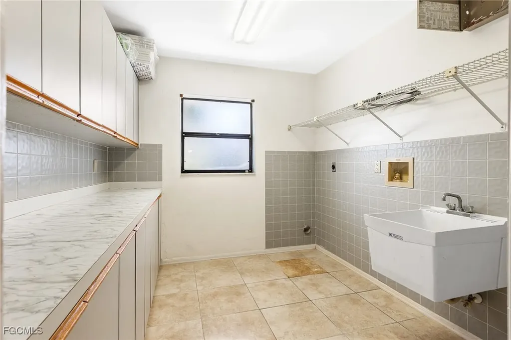 3518 Pelican Boulevard Cape Coral FL 33914