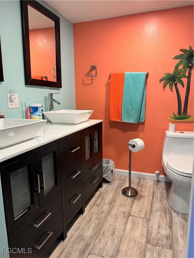 81 Sun Circle Fort Myers FL 33905