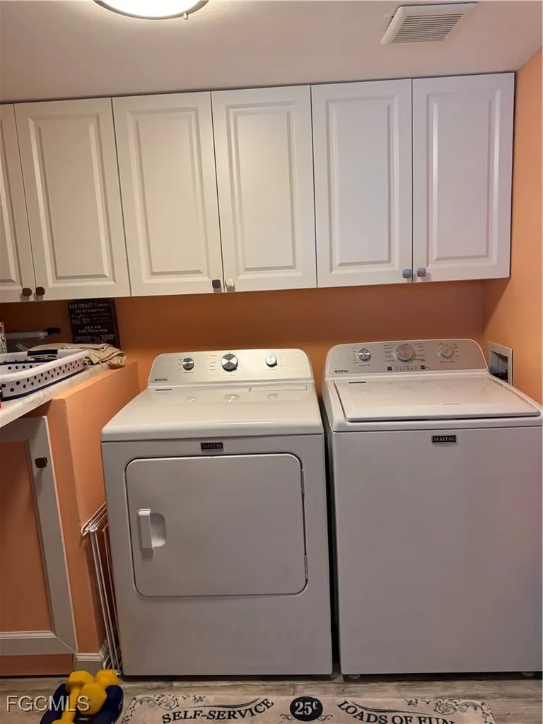 81 Sun Circle Fort Myers FL 33905