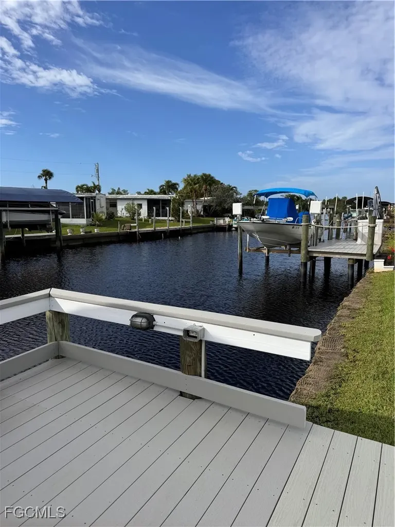 81 Sun Circle Fort Myers FL 33905