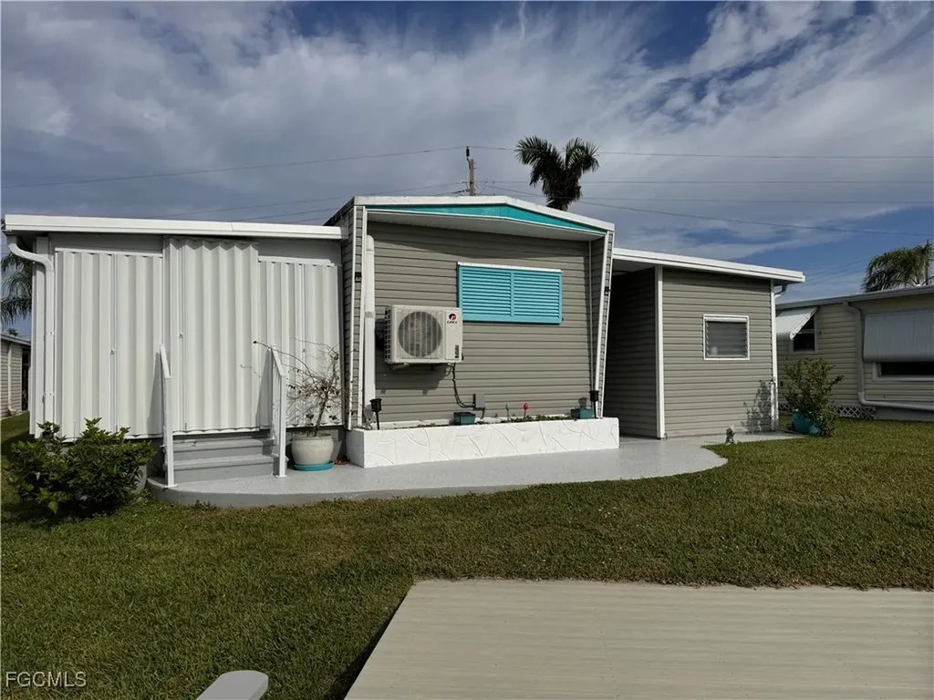 81 Sun Circle Fort Myers FL 33905