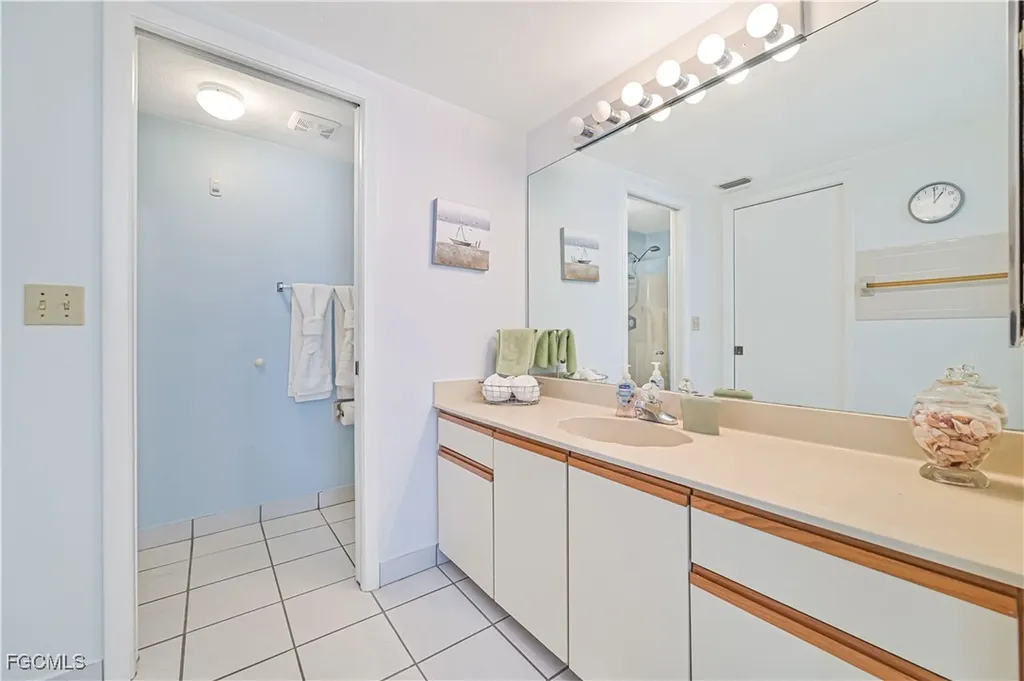 1936 Beach Parkway Cape Coral FL 33904