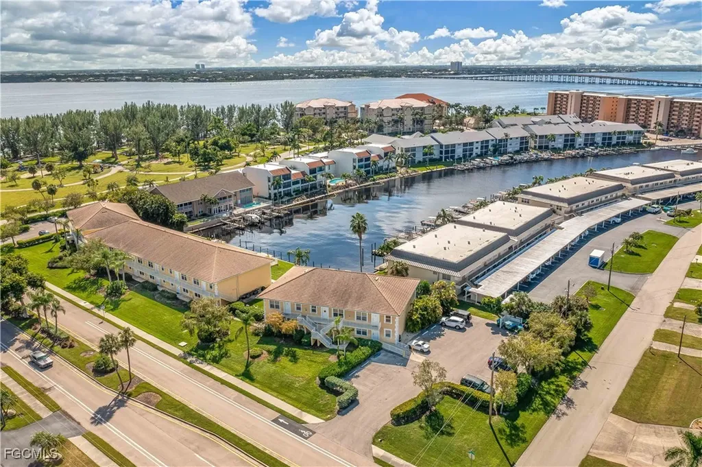 1936 Beach Parkway Cape Coral FL 33904