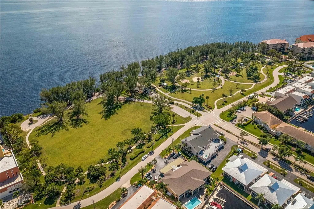 1936 Beach Parkway Cape Coral FL 33904