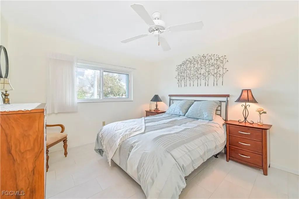 1808 Beach Parkway Cape Coral FL 33904