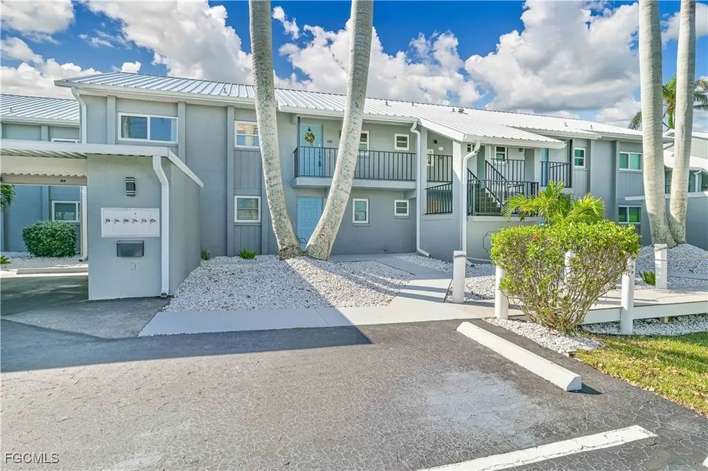 1808 Beach Parkway Cape Coral FL 33904