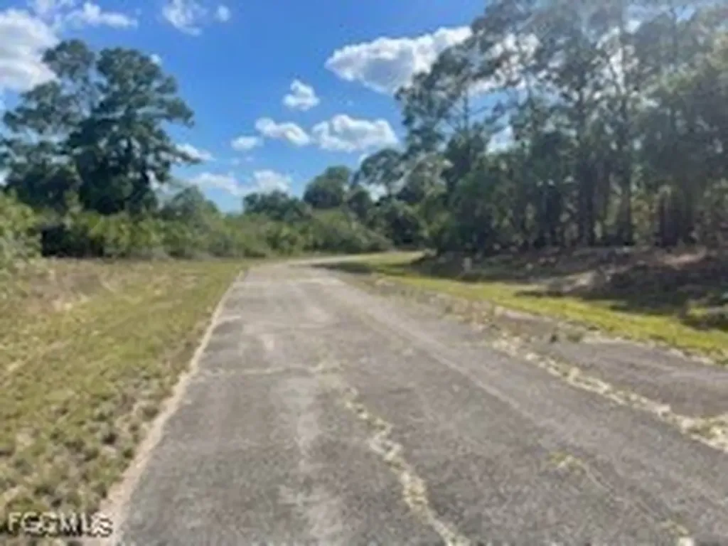 307 S Nancy Lane Labelle FL 33935