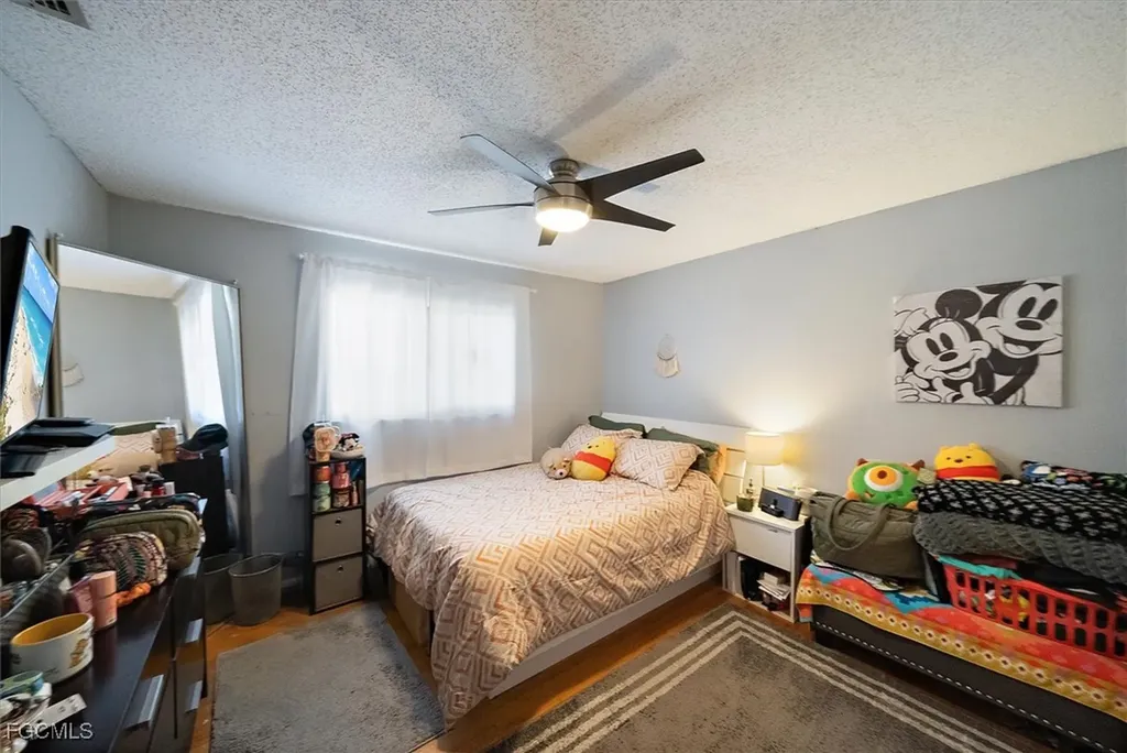 1008 SW 4th Place Cape Coral FL 33991