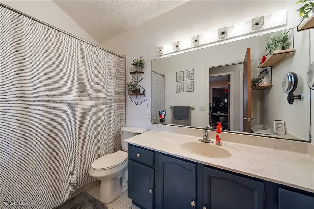 1008 SW 4th Place Cape Coral FL 33991