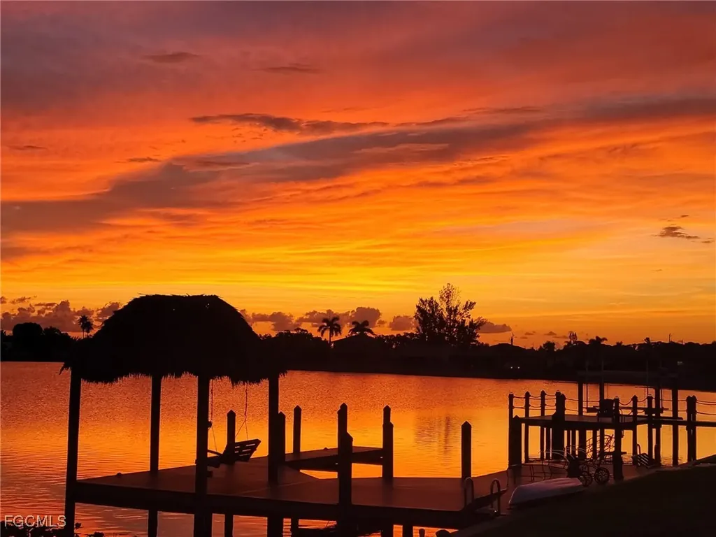 1008 SW 4th Place Cape Coral FL 33991