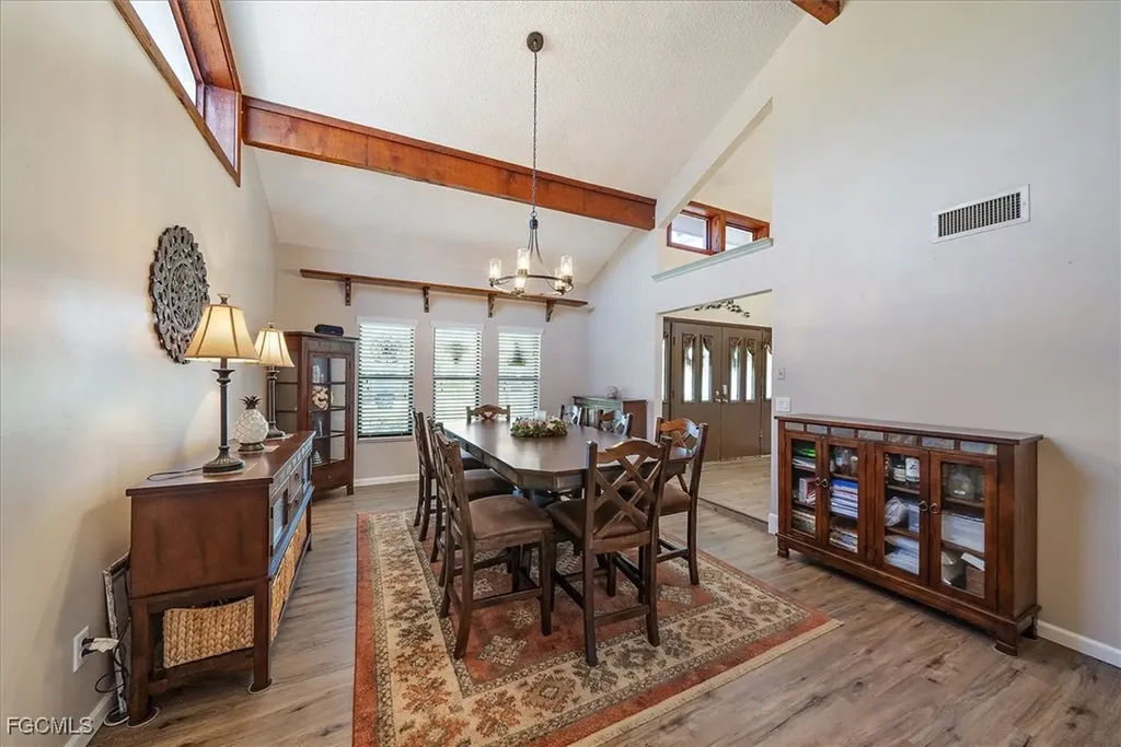 1008 SW 4th Place Cape Coral FL 33991