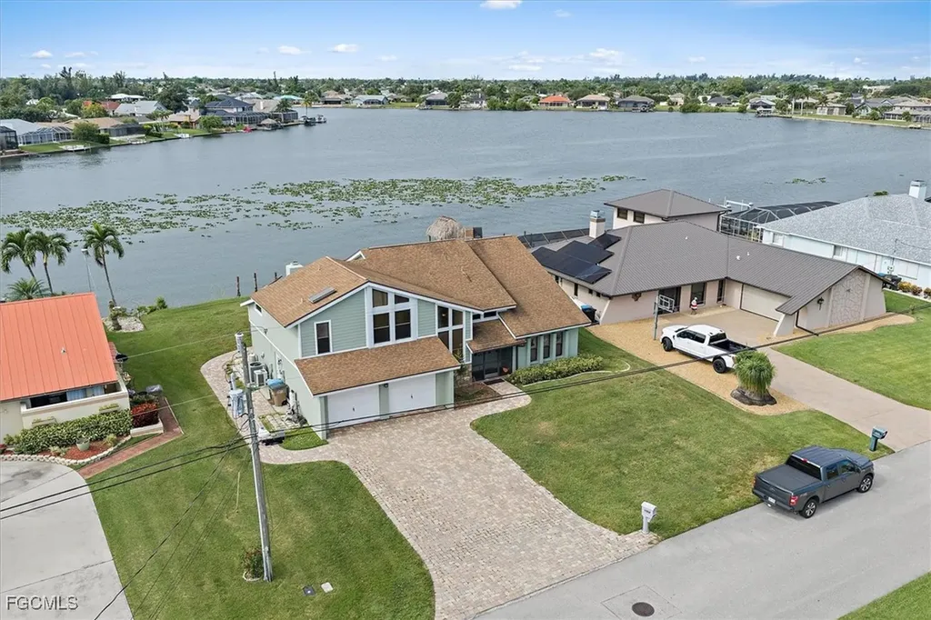 1008 SW 4th Place Cape Coral FL 33991