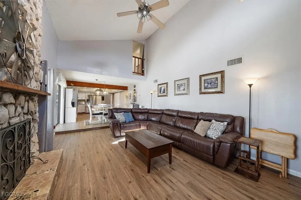 1008 SW 4th Place Cape Coral FL 33991