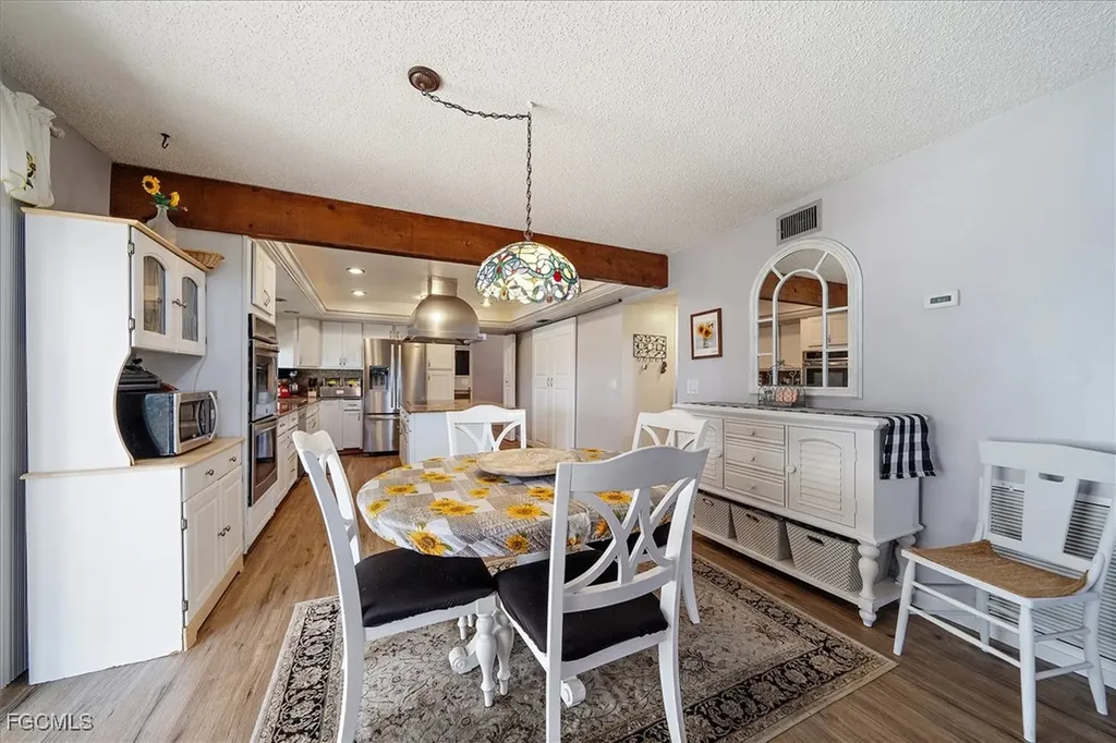 1008 SW 4th Place Cape Coral FL 33991