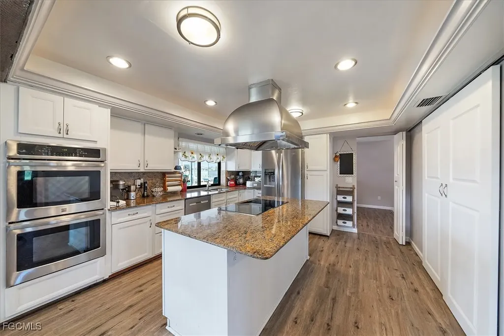 1008 SW 4th Place Cape Coral FL 33991