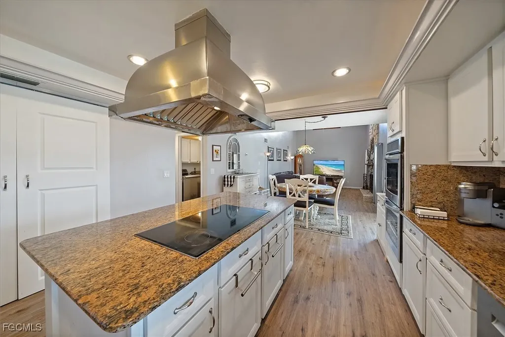 1008 SW 4th Place Cape Coral FL 33991