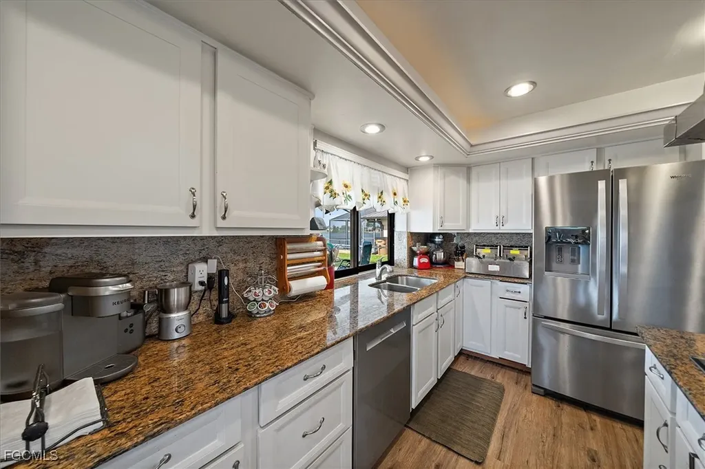 1008 SW 4th Place Cape Coral FL 33991