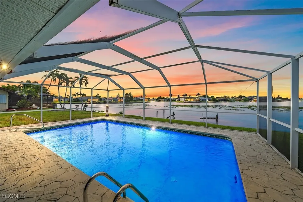 1008 SW 4th Place Cape Coral FL 33991