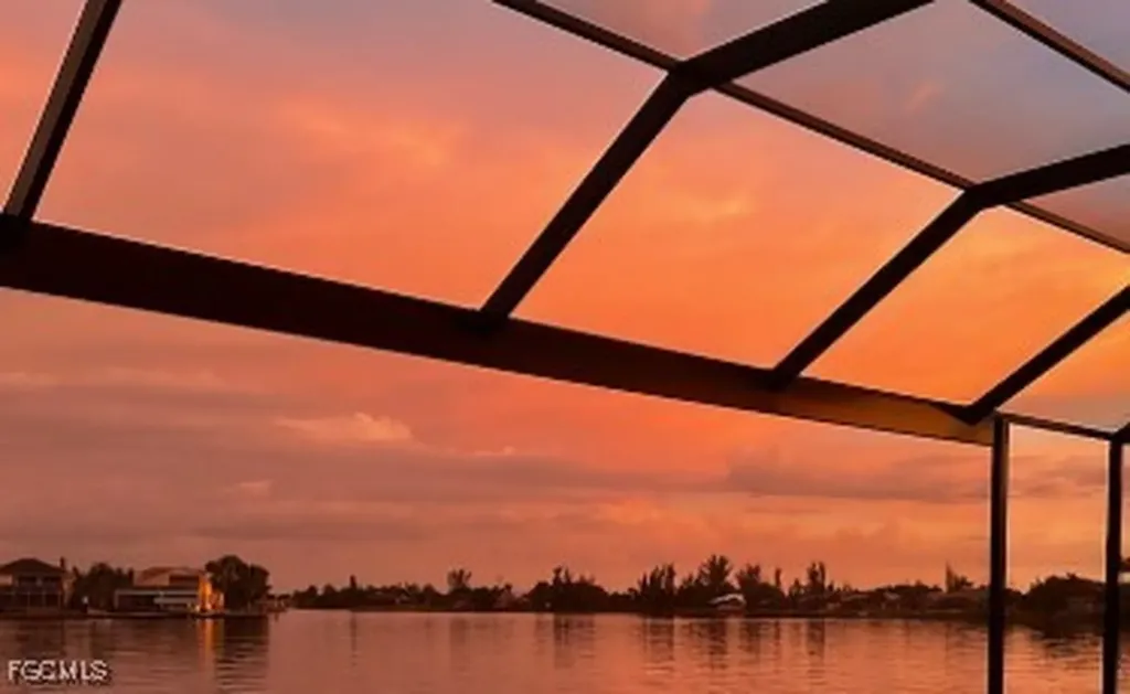 1008 SW 4th Place Cape Coral FL 33991