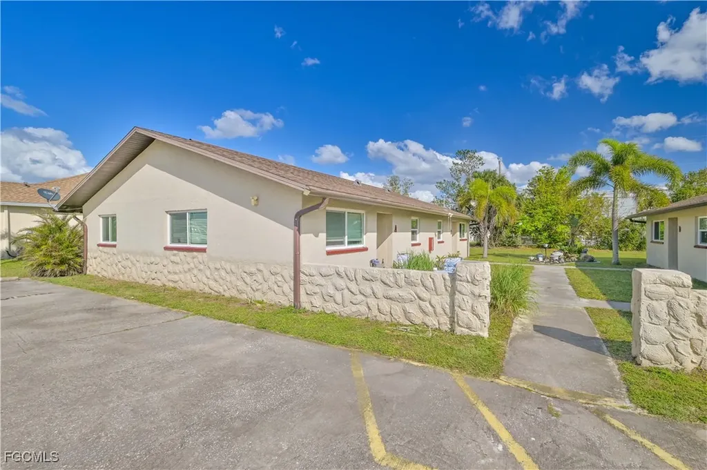 3215 Skyline Boulevard Cape Coral FL 33914