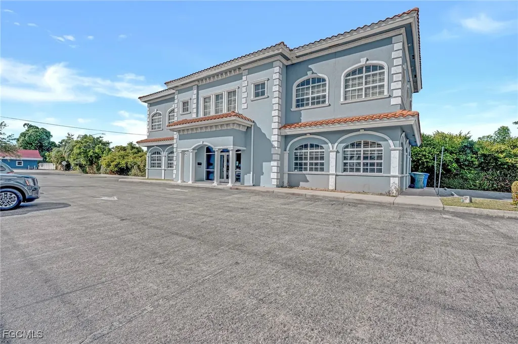 1825 Colonial Boulevard Fort Myers FL 33907