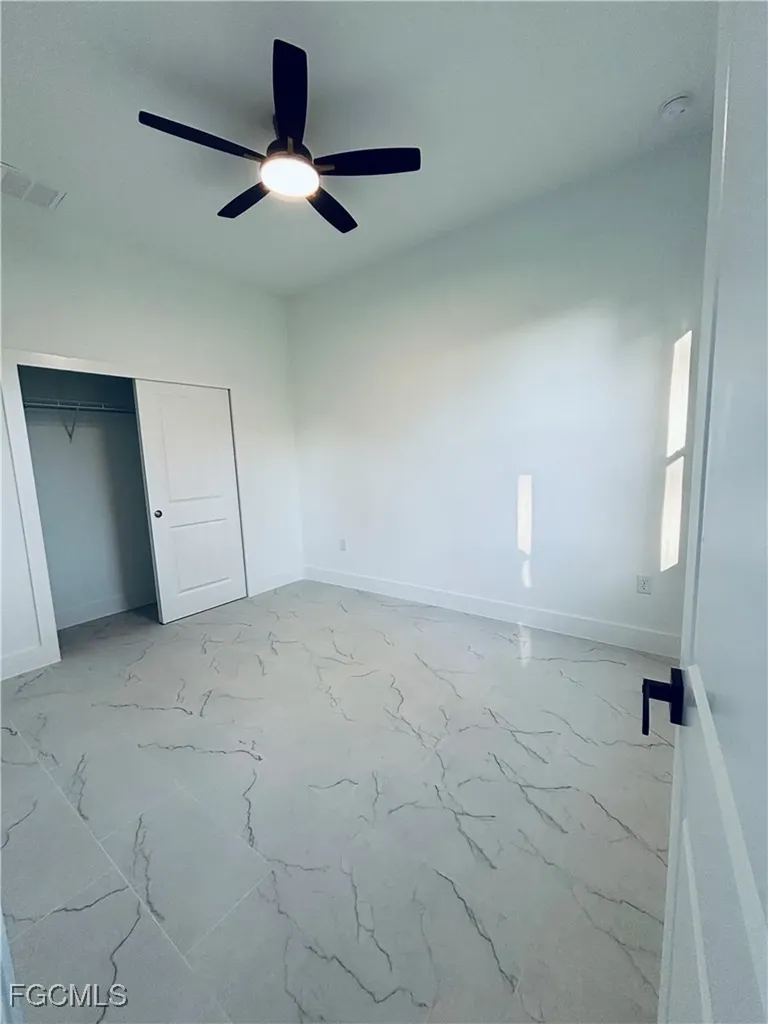563 Oakshire Lane Lehigh Acres FL 33972