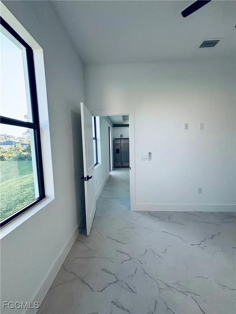 563 Oakshire Lane Lehigh Acres FL 33972
