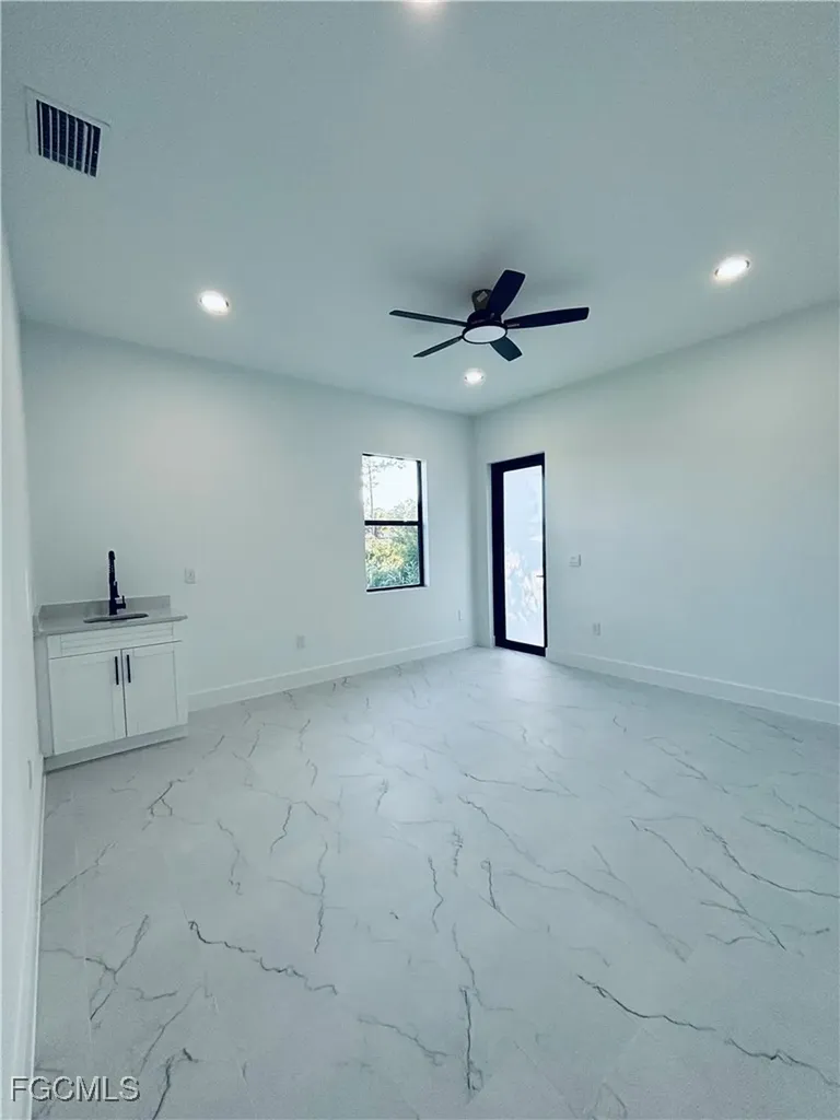 563 Oakshire Lane Lehigh Acres FL 33972