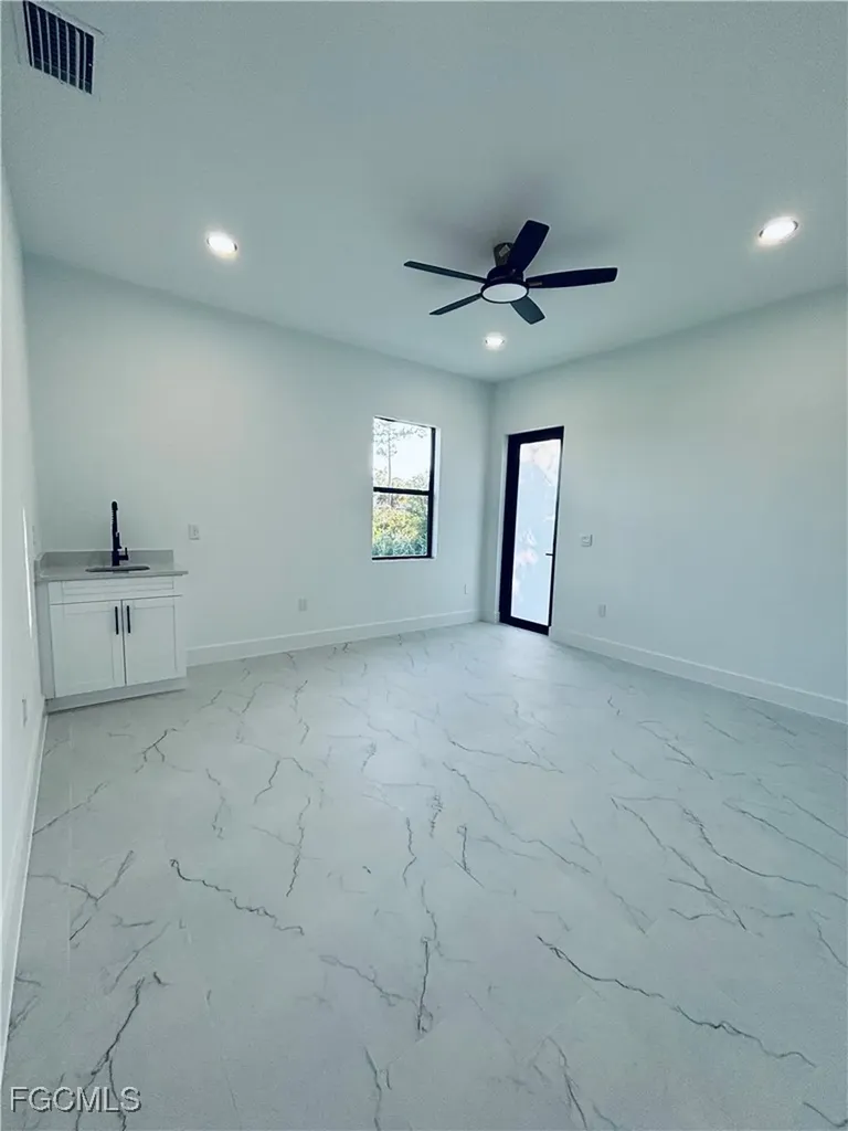 563 Oakshire Lane Lehigh Acres FL 33972