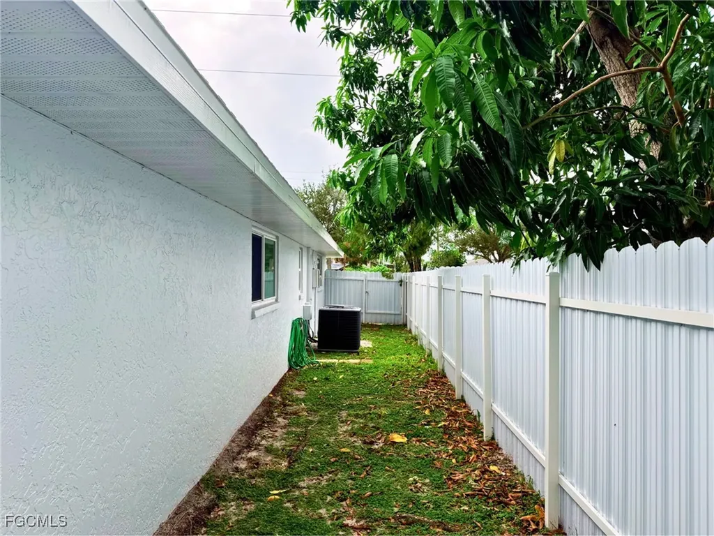 1813 Hancock Bridge Parkway Cape Coral FL 33990