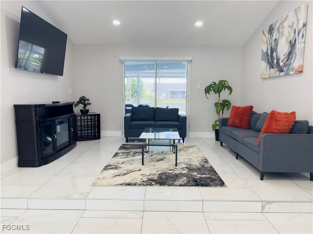 1813 Hancock Bridge Parkway Cape Coral FL 33990