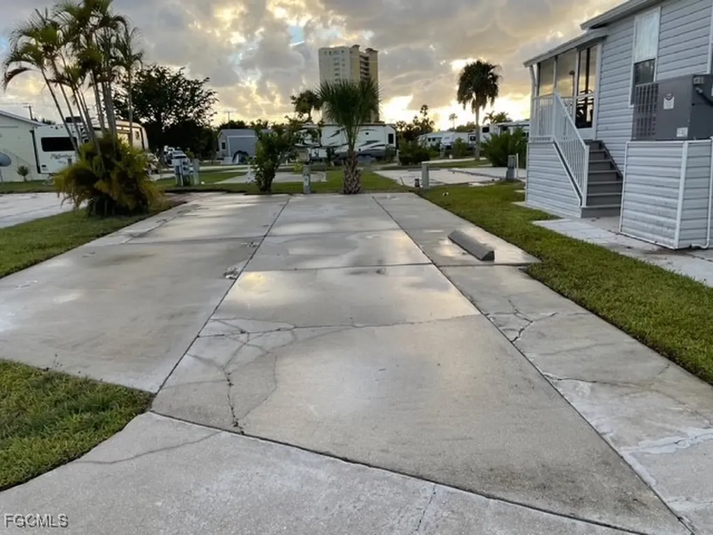 19681 Summerlin E-69 Road Fort Myers FL 33908