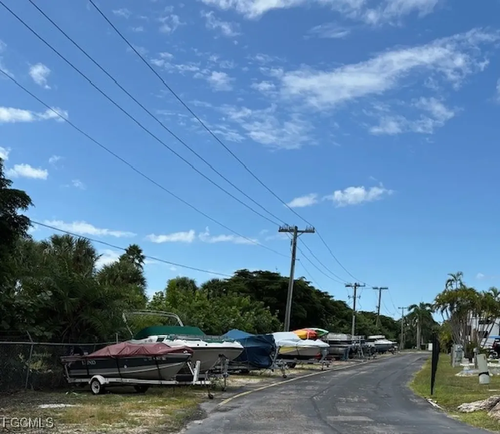 19681 Summerlin E-69 Road Fort Myers FL 33908