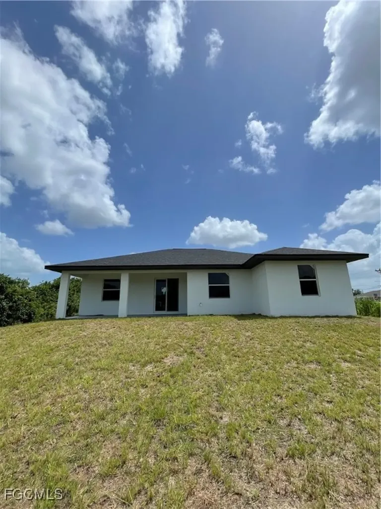 4308 15th Street SW Lehigh Acres FL 33976