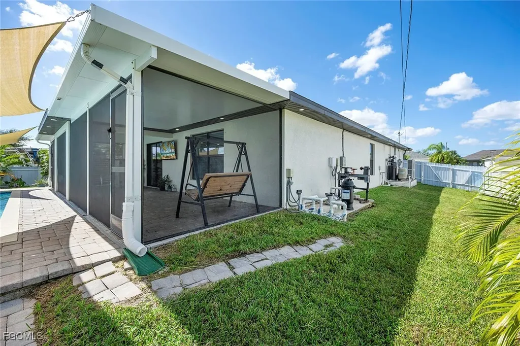 2809 NE 6th Place Cape Coral FL 33909