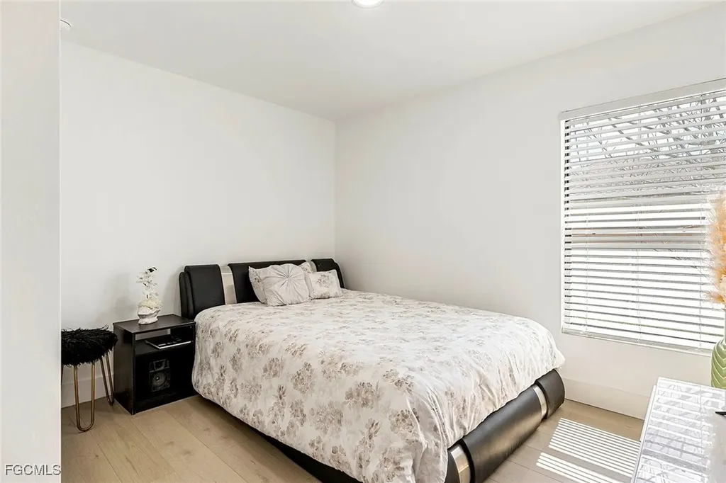 2809 NE 6th Place Cape Coral FL 33909