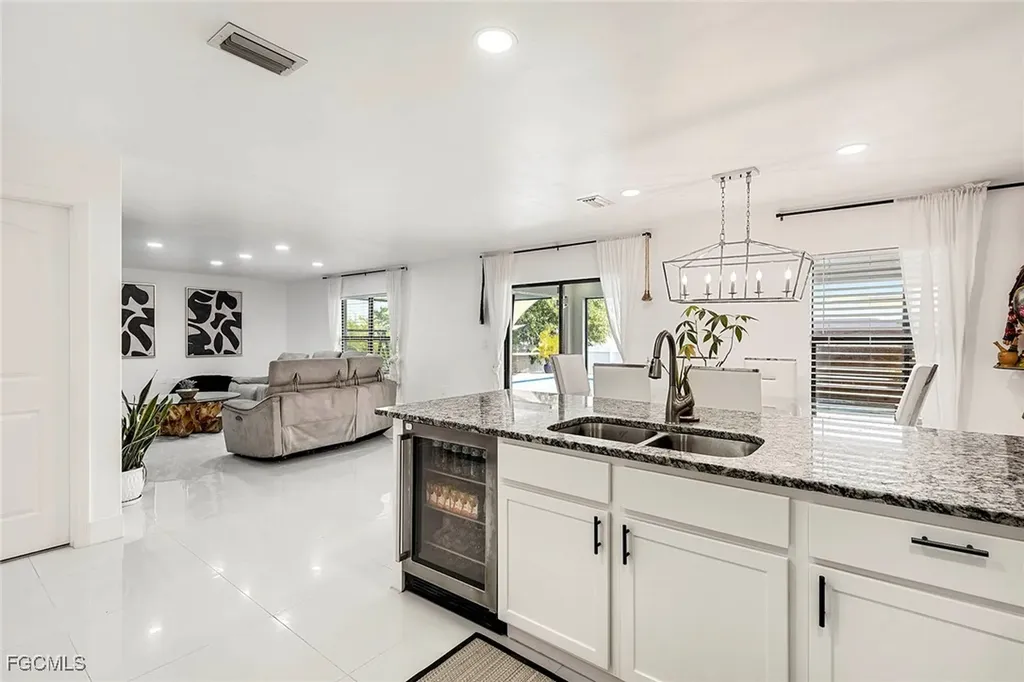 2809 NE 6th Place Cape Coral FL 33909