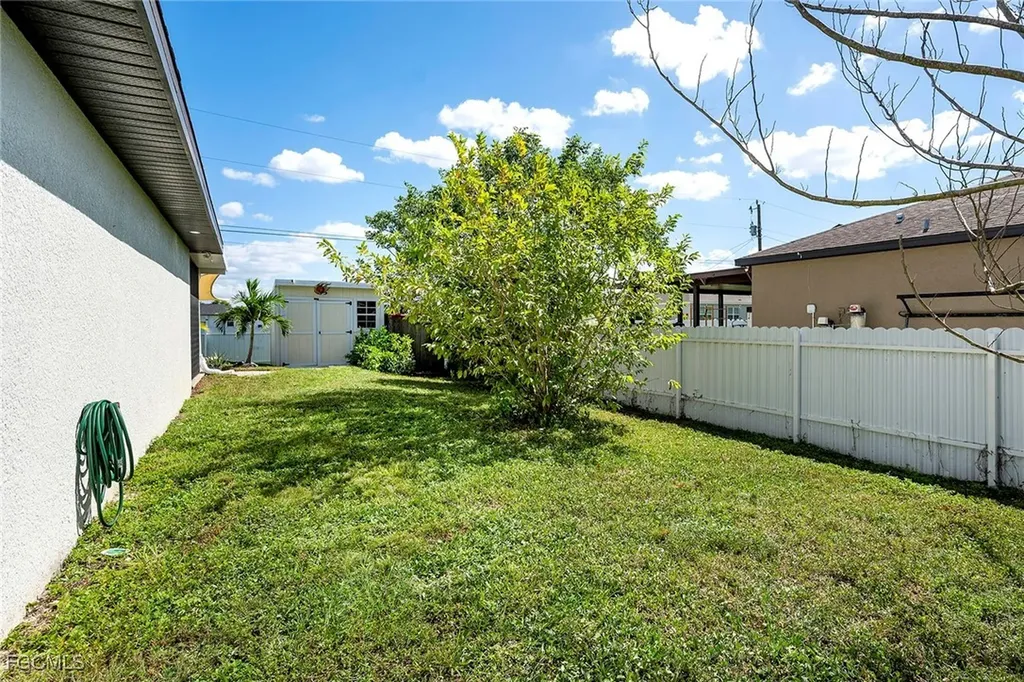 2809 NE 6th Place Cape Coral FL 33909